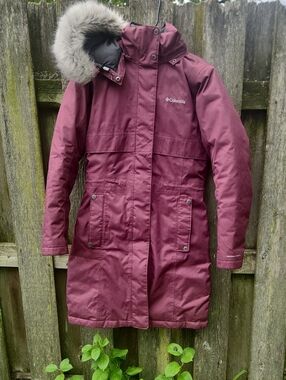 Columbia Women's Burgundy Long Omni Tech Hooded Coat Faux Fur Hood Sz S